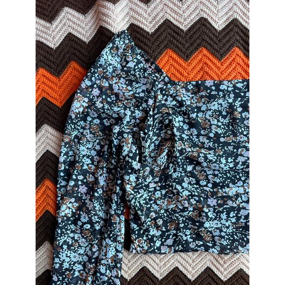 Lulus NWOT Black Floral Print Ruched Cropped Long Sleep Top sz XL - Picture 2 of 9
